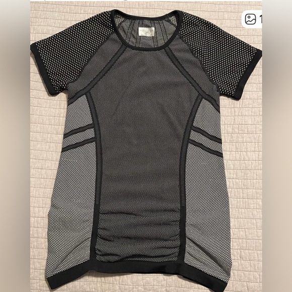NWT Athleta Diamond Fastest Track Tee
Size L - Picture 1 of 5